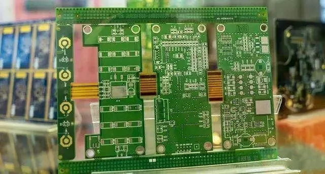 1670396718985940.jpg PCB板開發(fā)